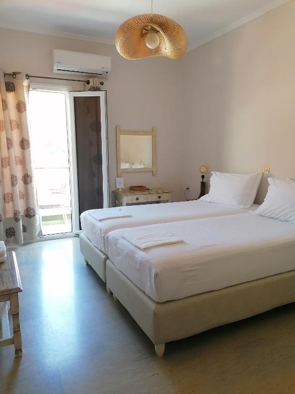 Twin Room with Balcony bedroom